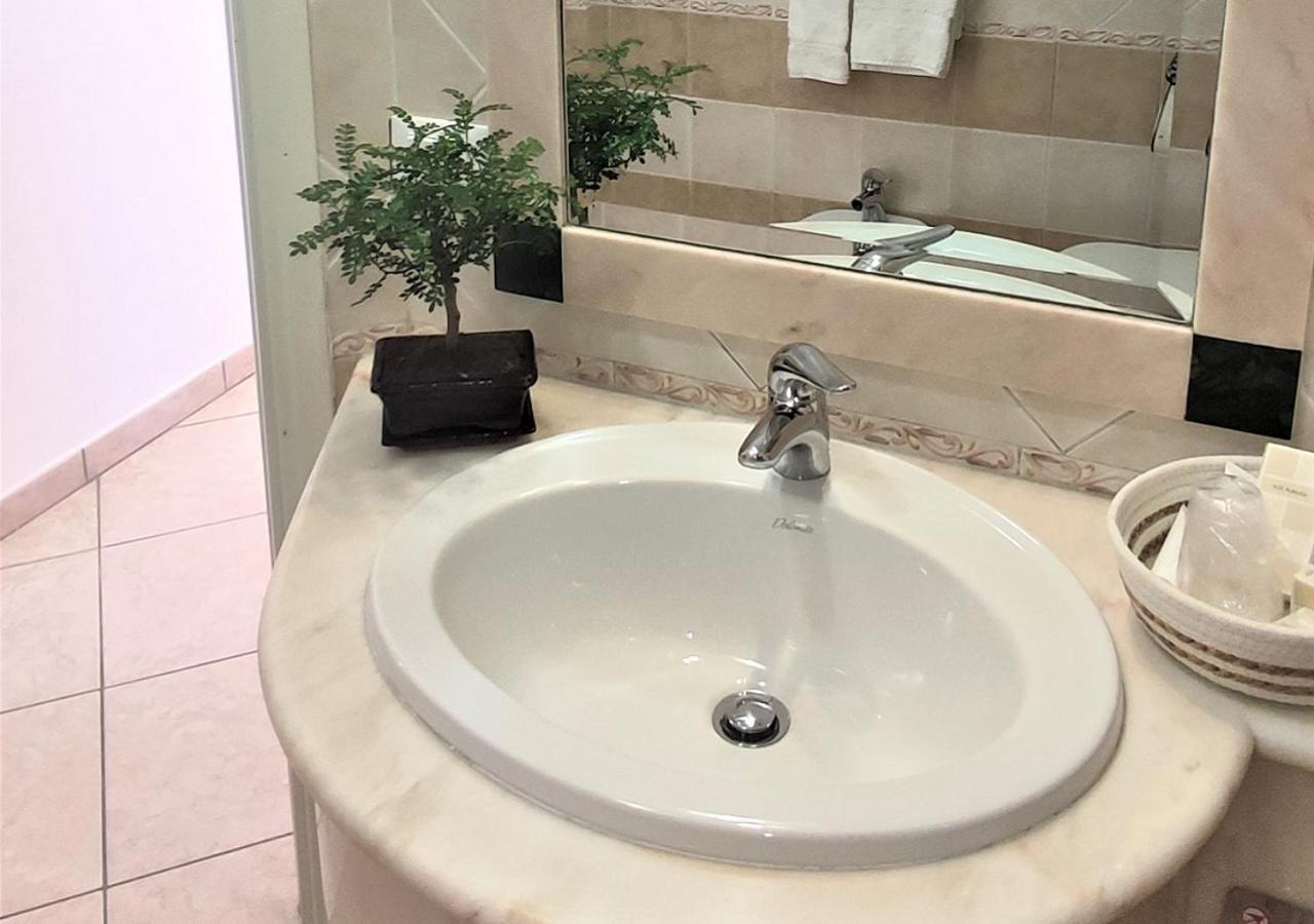 B&B Di Girolamo Lido Di Fondi Buitenkant foto