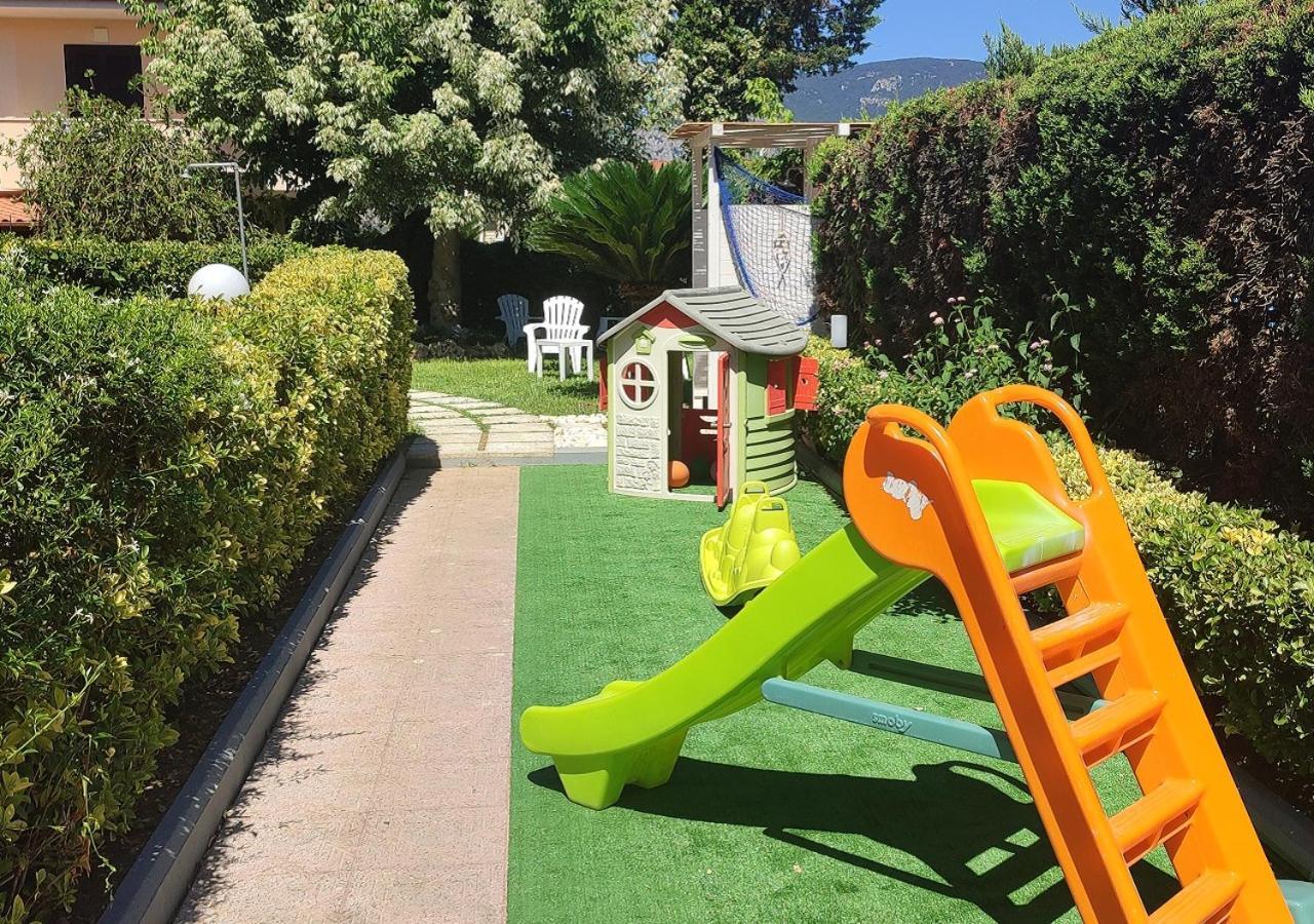 B&B Di Girolamo Lido Di Fondi Buitenkant foto