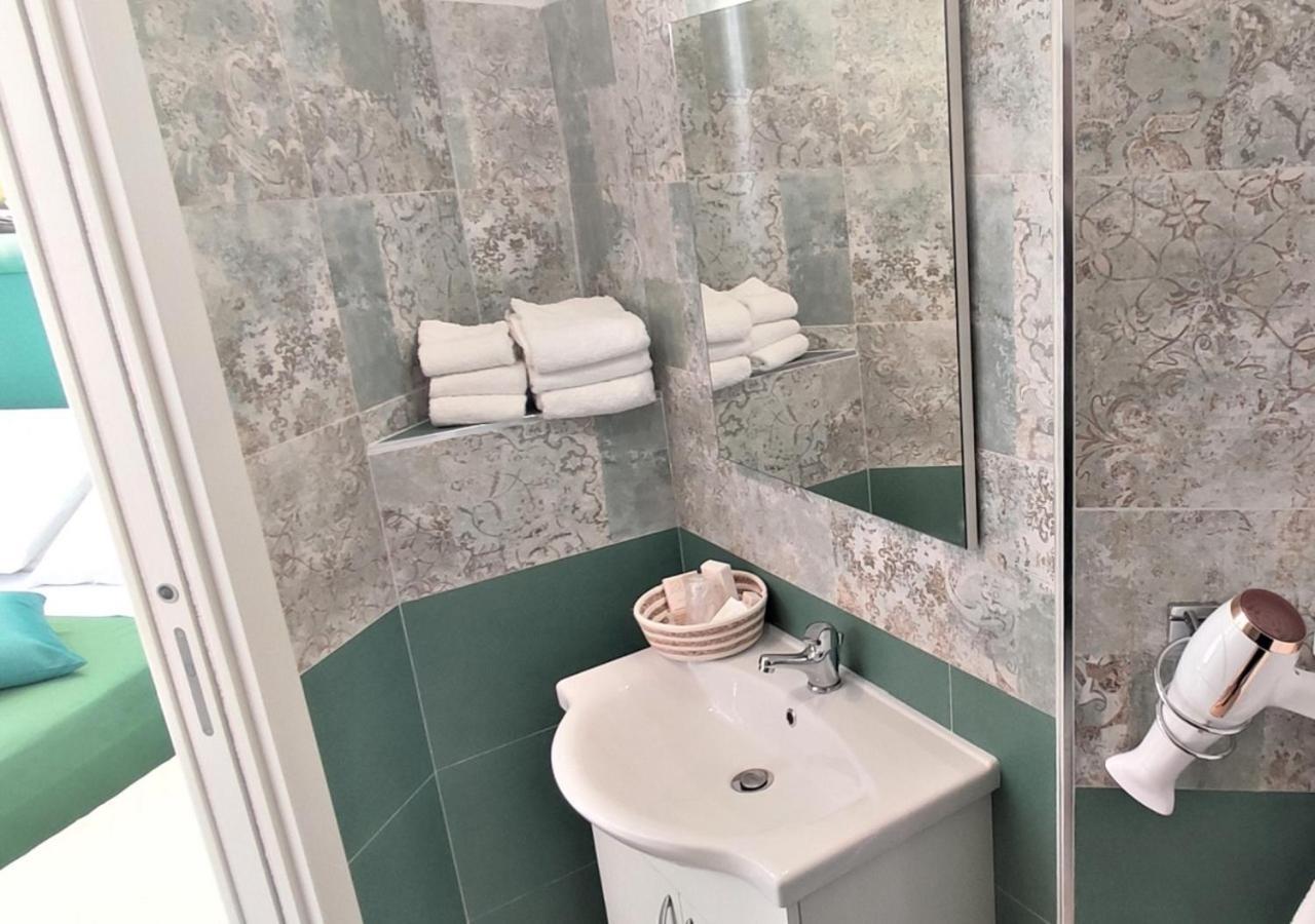 B&B Di Girolamo Lido Di Fondi Buitenkant foto