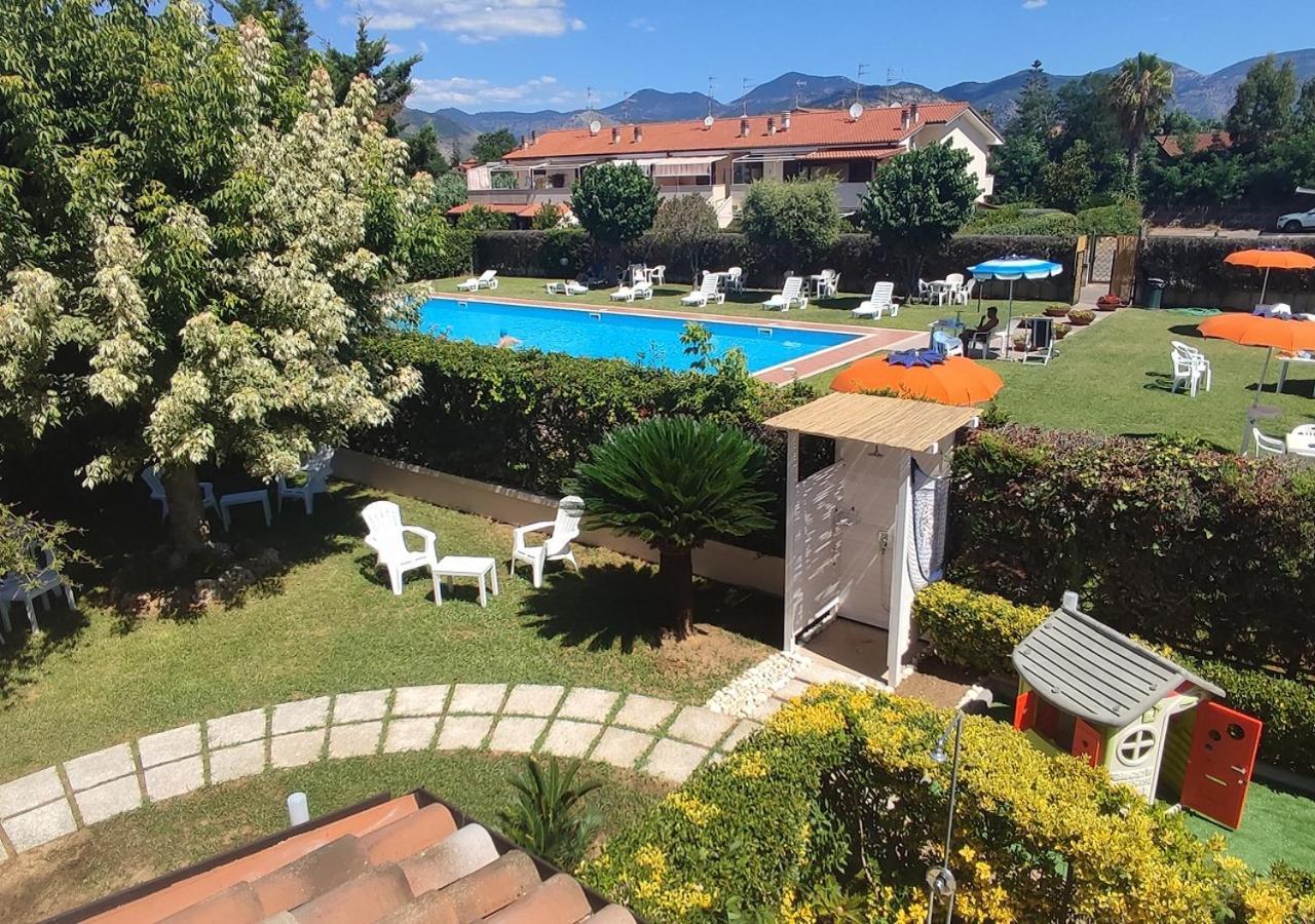 B&B Di Girolamo Lido Di Fondi Buitenkant foto